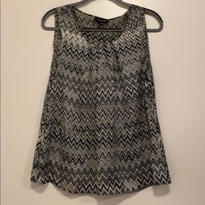 Patterned black and white tank top blouse